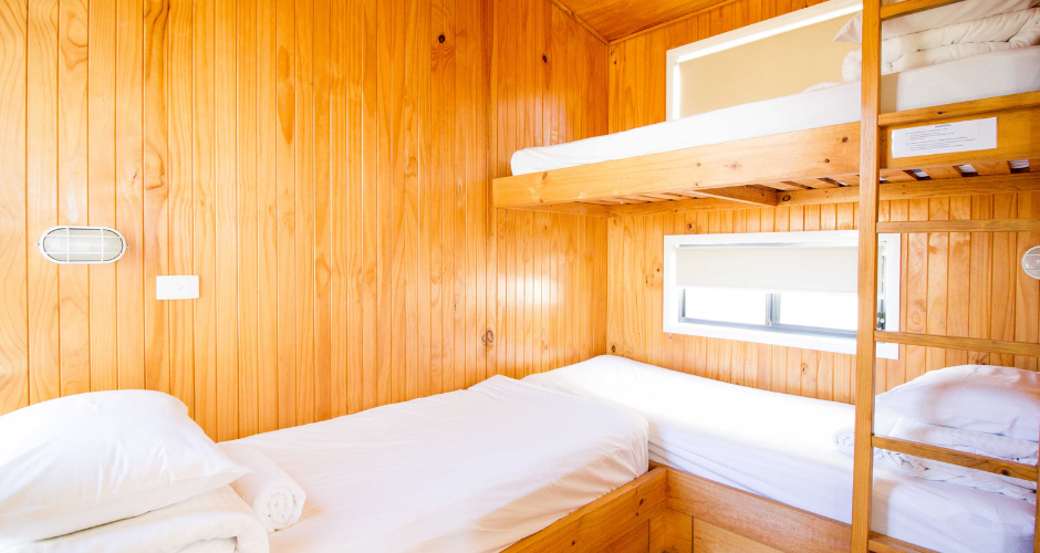 2 Bed Waterfront Cabins- South Coast Retreat - 5