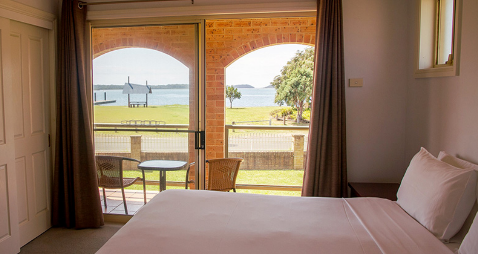 3 Bed Waterfront Cabin- South Coast Retreat - 3
