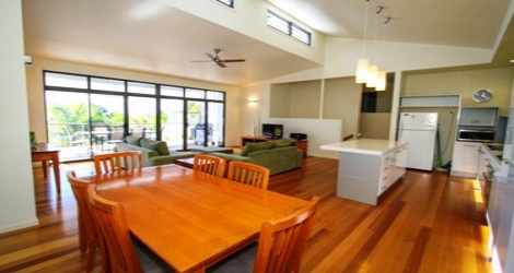 Gibsons Pet Friendly - Townhouse 1 - 4