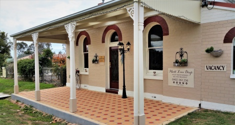 Must Love Dogs B&B and Self-Contained Cottage - 2